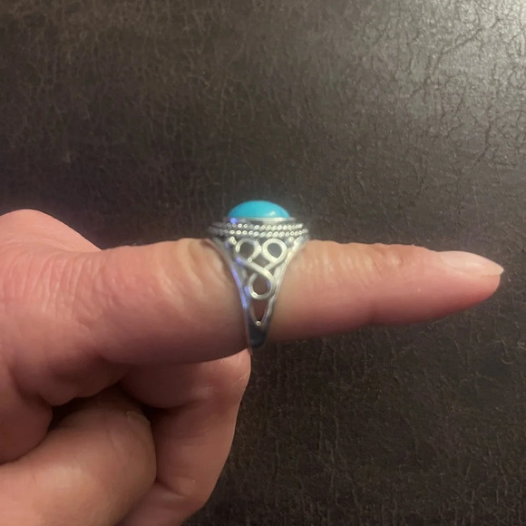 Jt* New! Gorgeous Silvertone with Turquoise Stone Ring - Picture 2 of 4
